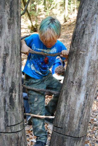 freeplay, child making a ladder