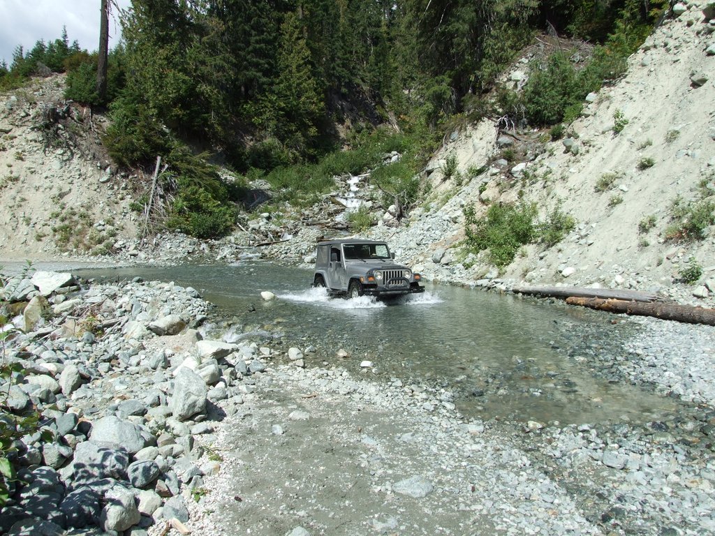 jeep stalled in creek